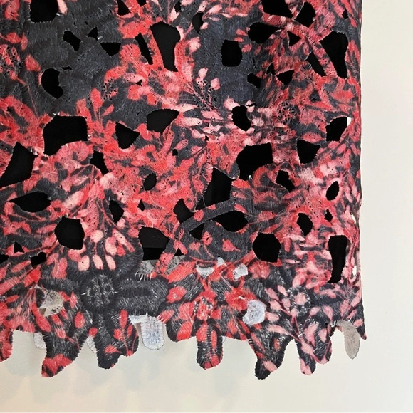 ✨VINCE CAMUTO Embroidered Lace Overlay Mini Dress - Picture 6 of 11